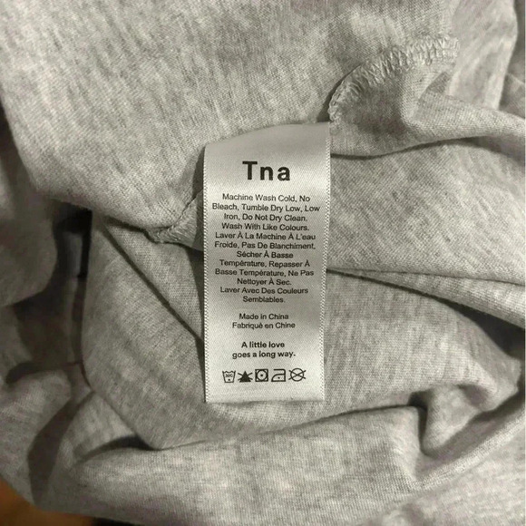 Aritzia - TNA Tee - Picture 5 of 6